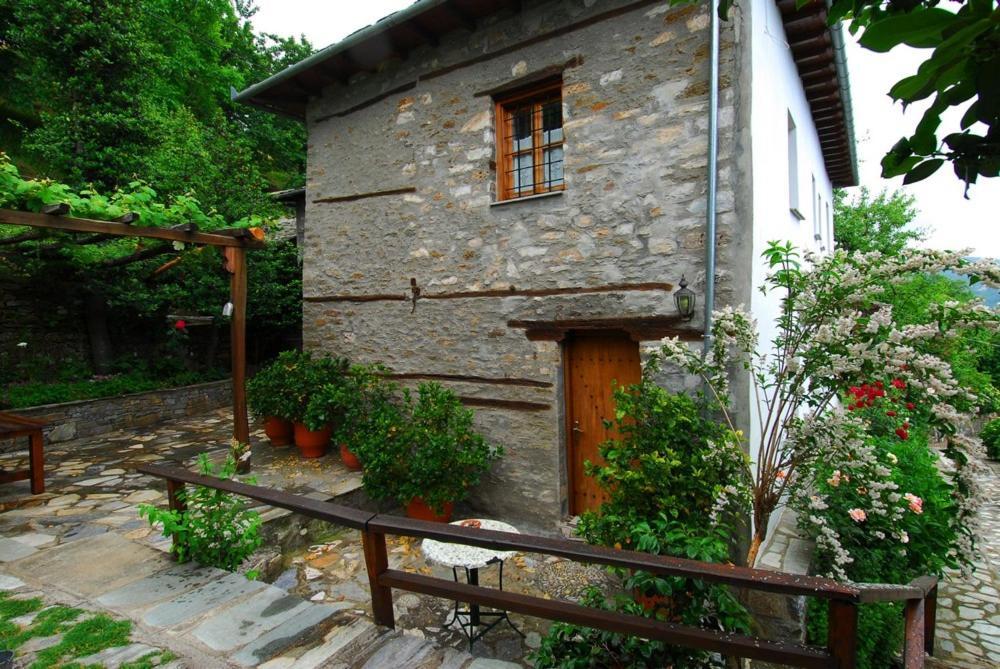 Archontiko Iatridis Hotel Mouresi Bagian luar foto