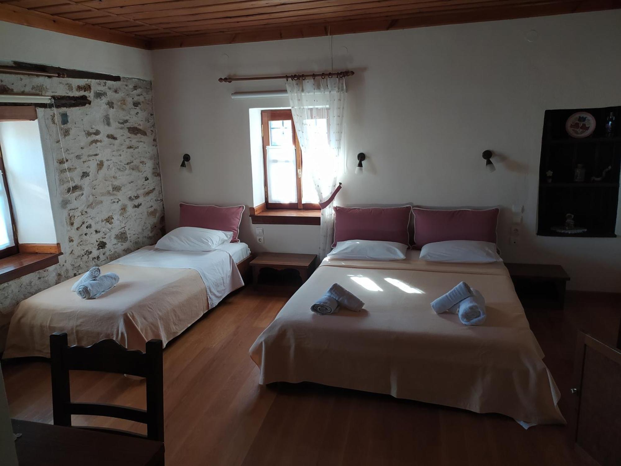 Archontiko Iatridis Hotel Mouresi Bagian luar foto