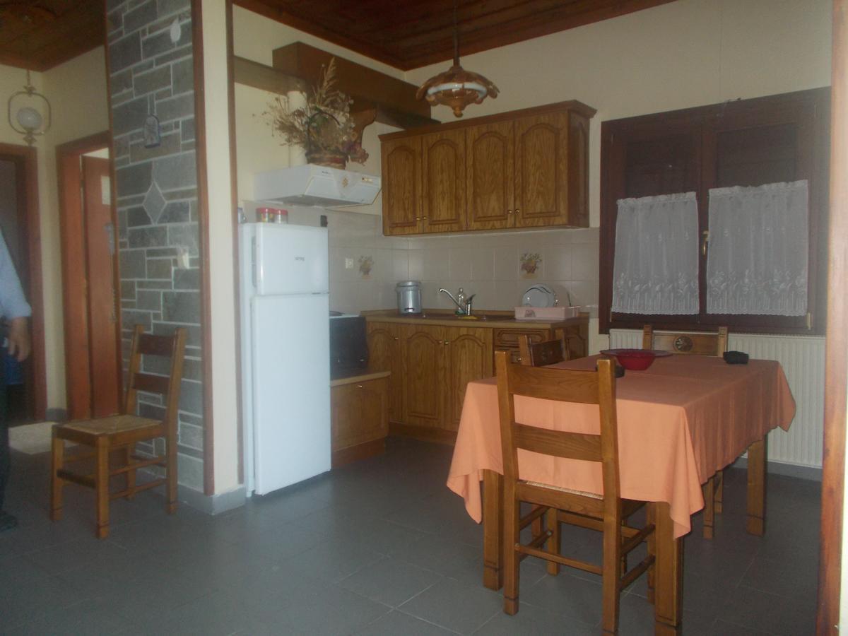 Archontiko Iatridis Hotel Mouresi Bagian luar foto