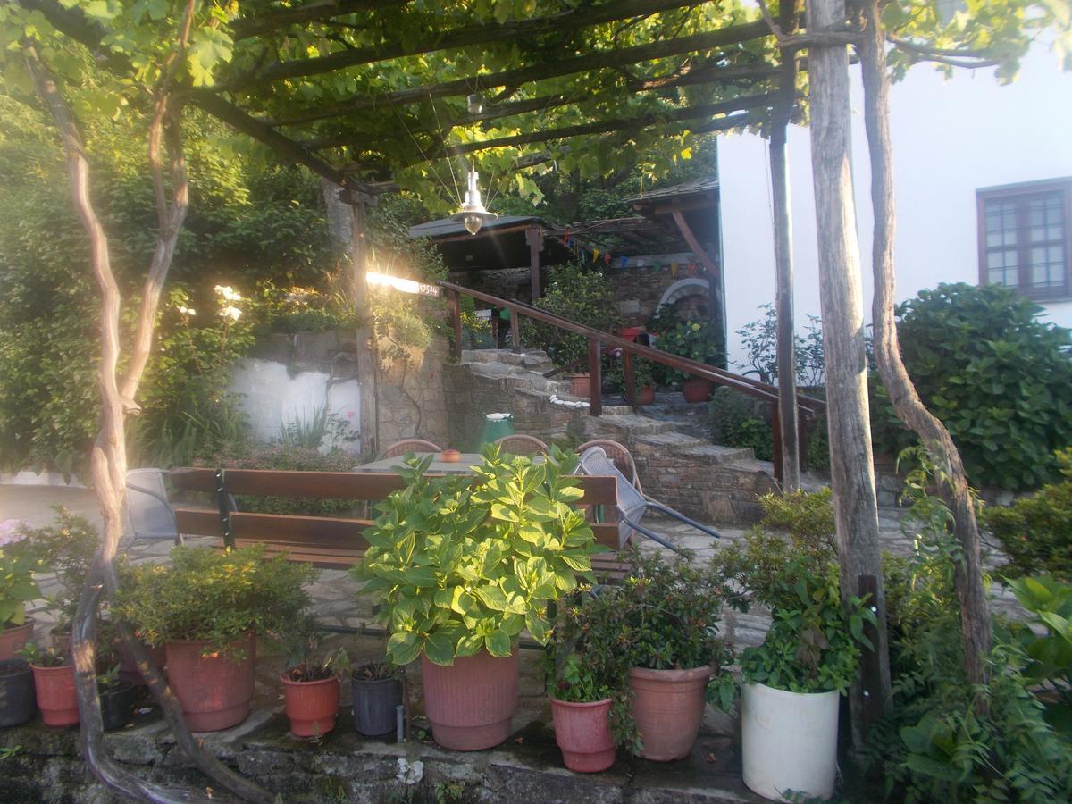 Archontiko Iatridis Hotel Mouresi Bagian luar foto