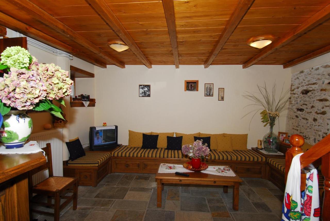 Archontiko Iatridis Hotel Mouresi Bagian luar foto